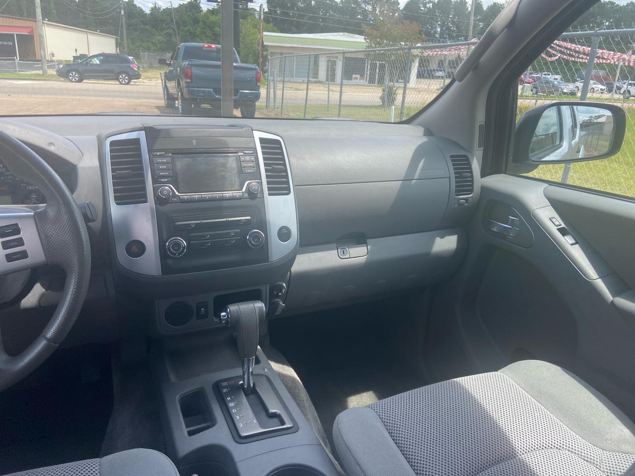 Nissan Frontier S Crew Cab 5AT 2WD 2018