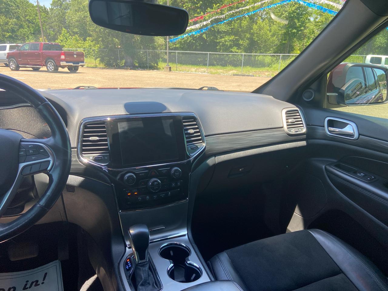 Jeep Grand Cherokee Laredo 2WD 2019