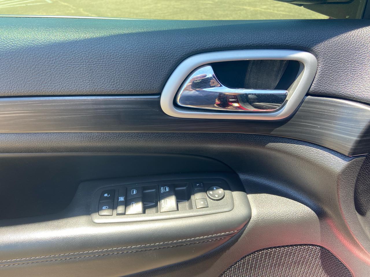Jeep Grand Cherokee Laredo 2WD 2019