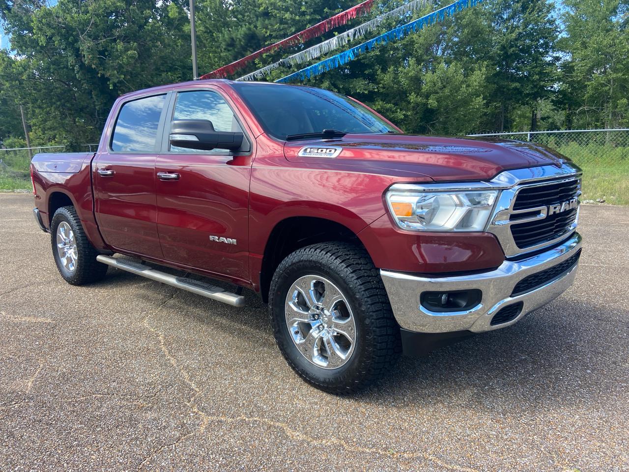 2020 RAM 1500 Big Horn/Lone Star 4x4 Crew Cab 5'7's photo