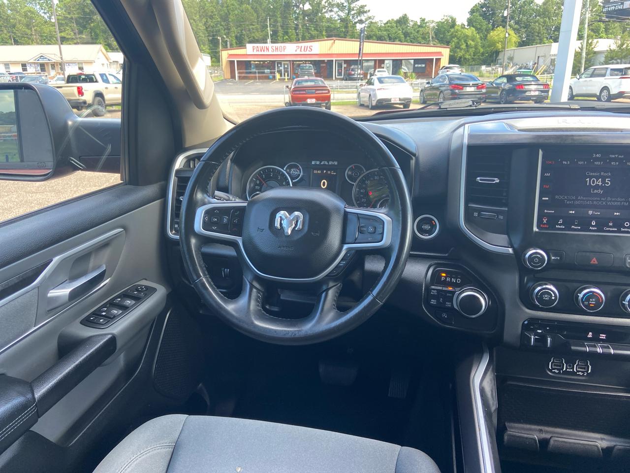 RAM 1500 Big Horn Crew Cab SWB 4WD 2020