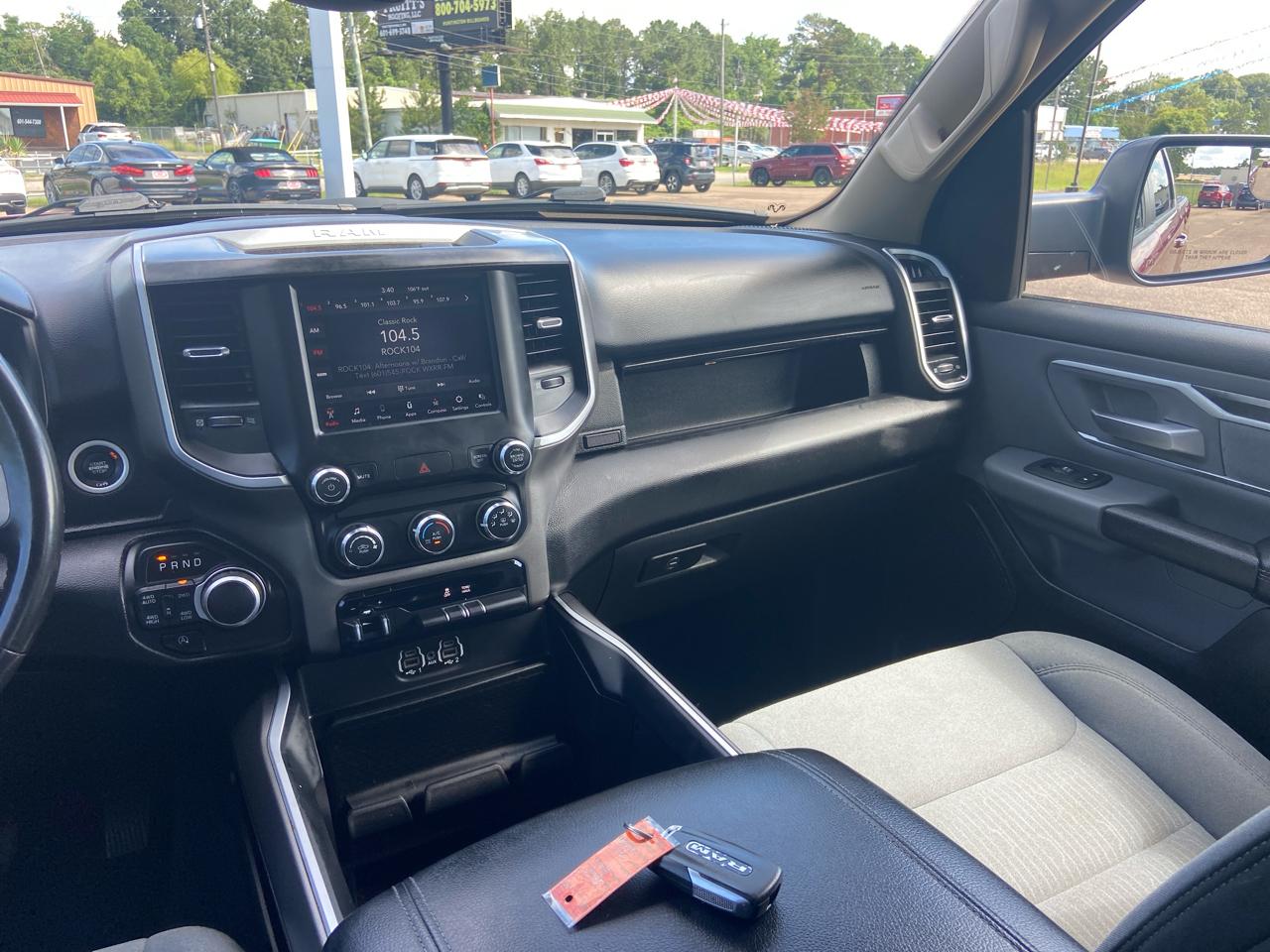RAM 1500 Big Horn Crew Cab SWB 4WD 2020