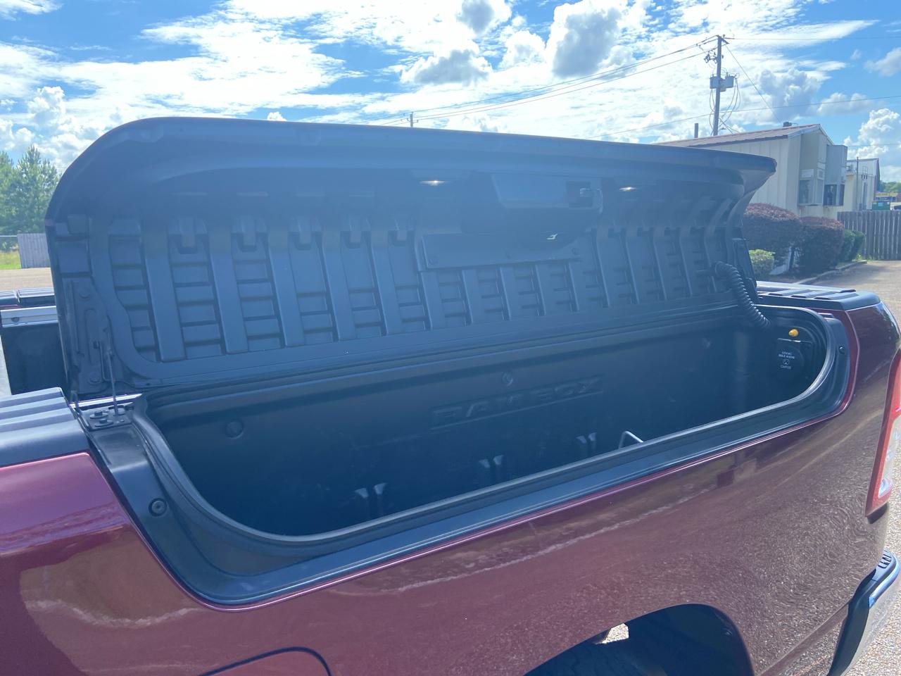 RAM 1500 Big Horn Crew Cab SWB 4WD 2020