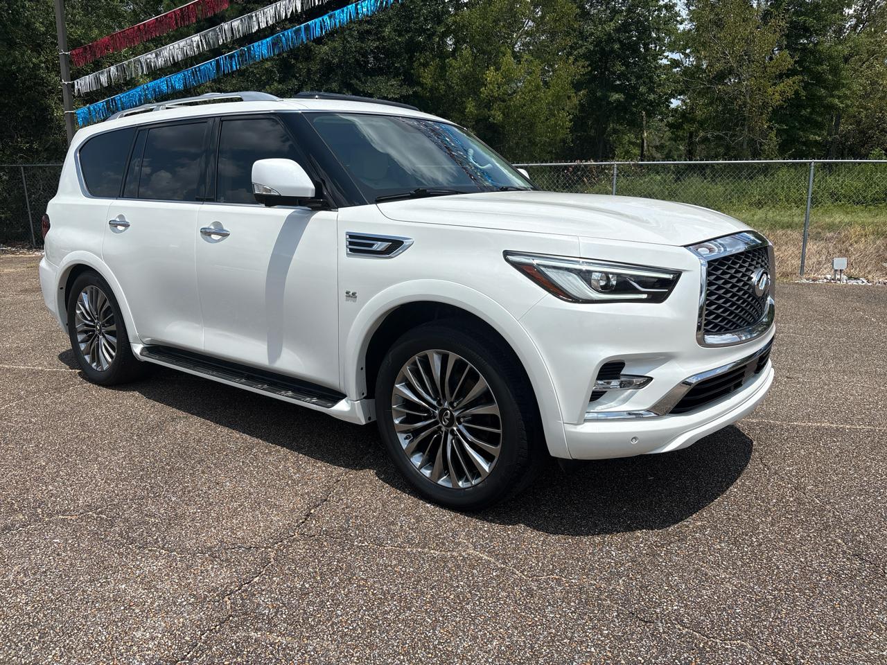 Infiniti QX80 LUXE 2019