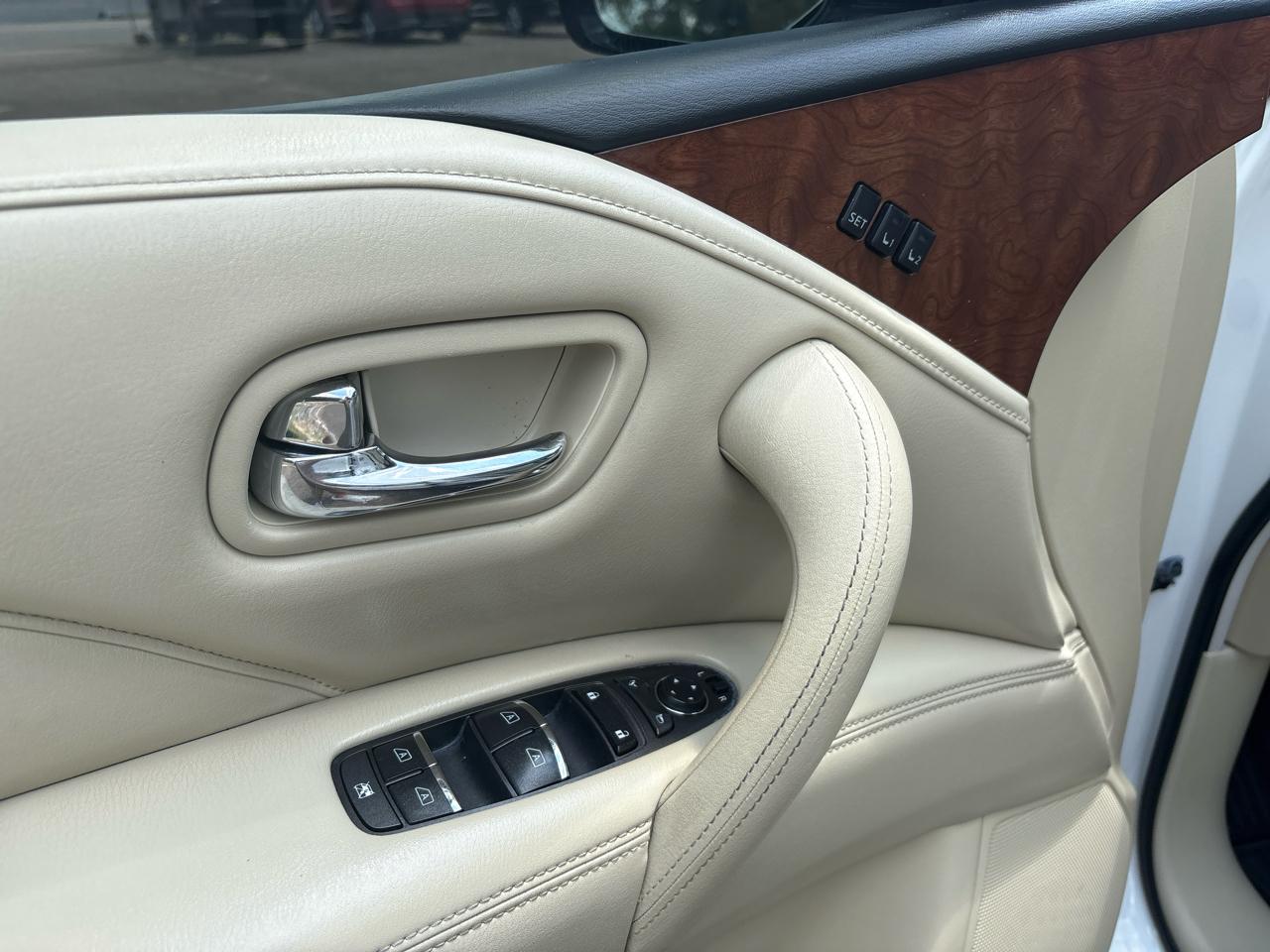 Infiniti QX80 LUXE 2019