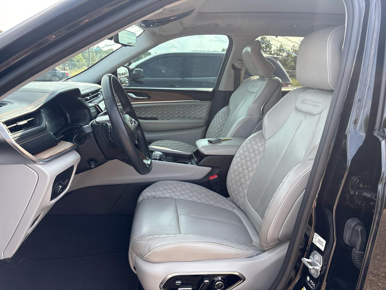 Jeep Grand Cherokee L Summit 2WD 2022