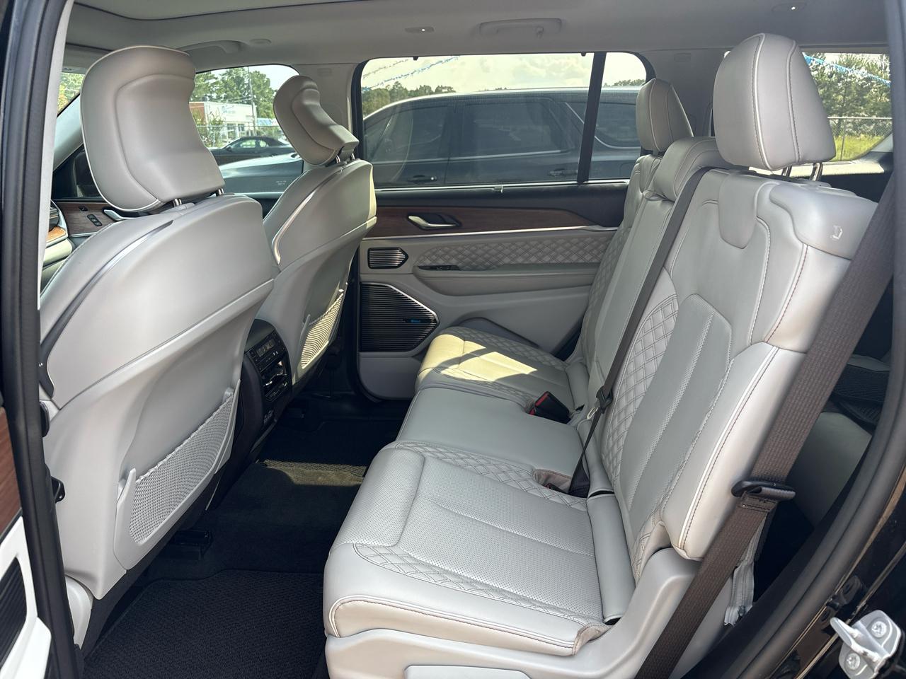 Jeep Grand Cherokee L Summit 2WD 2022