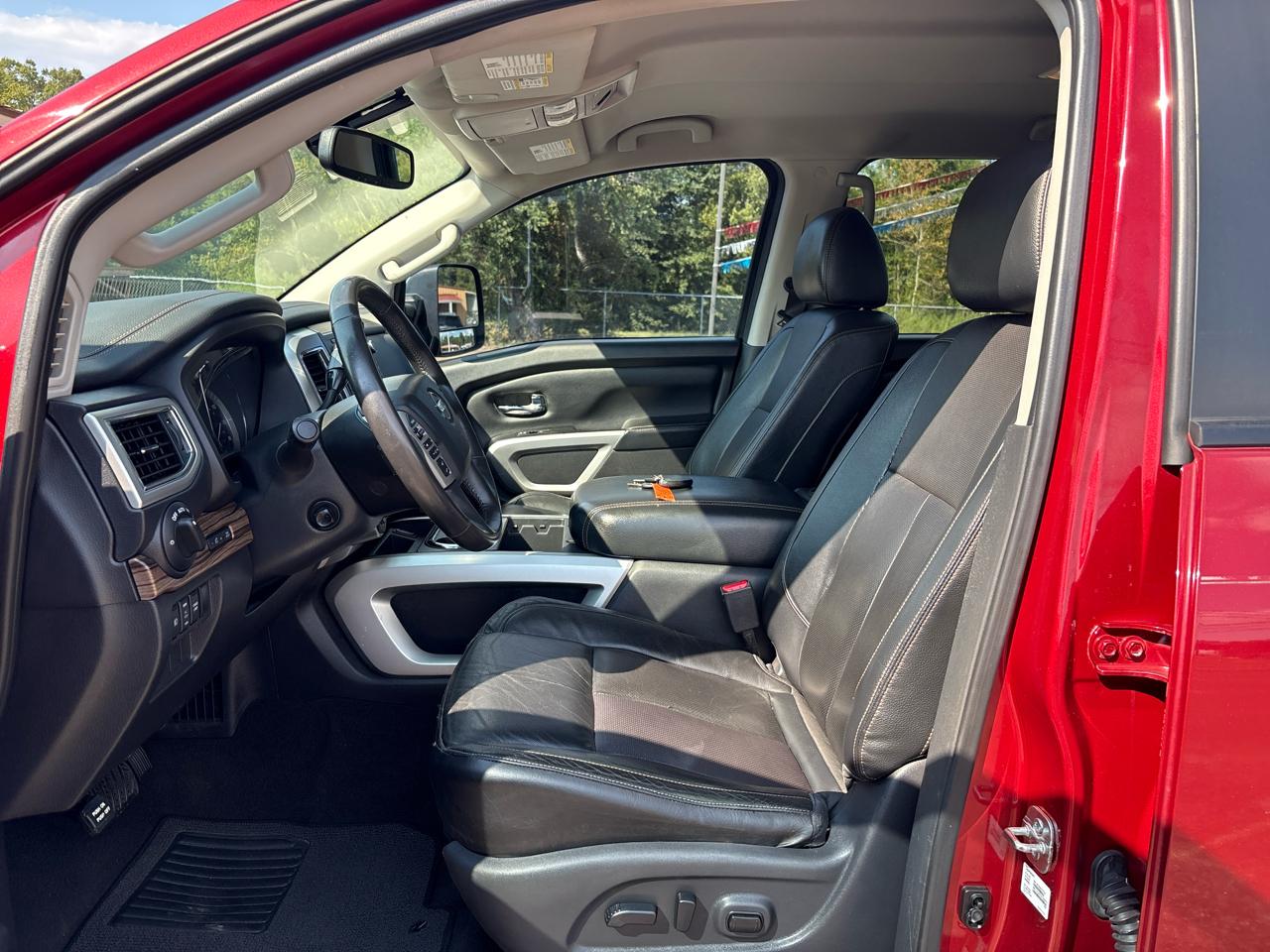 Nissan Titan S Crew Cab 4WD 2019