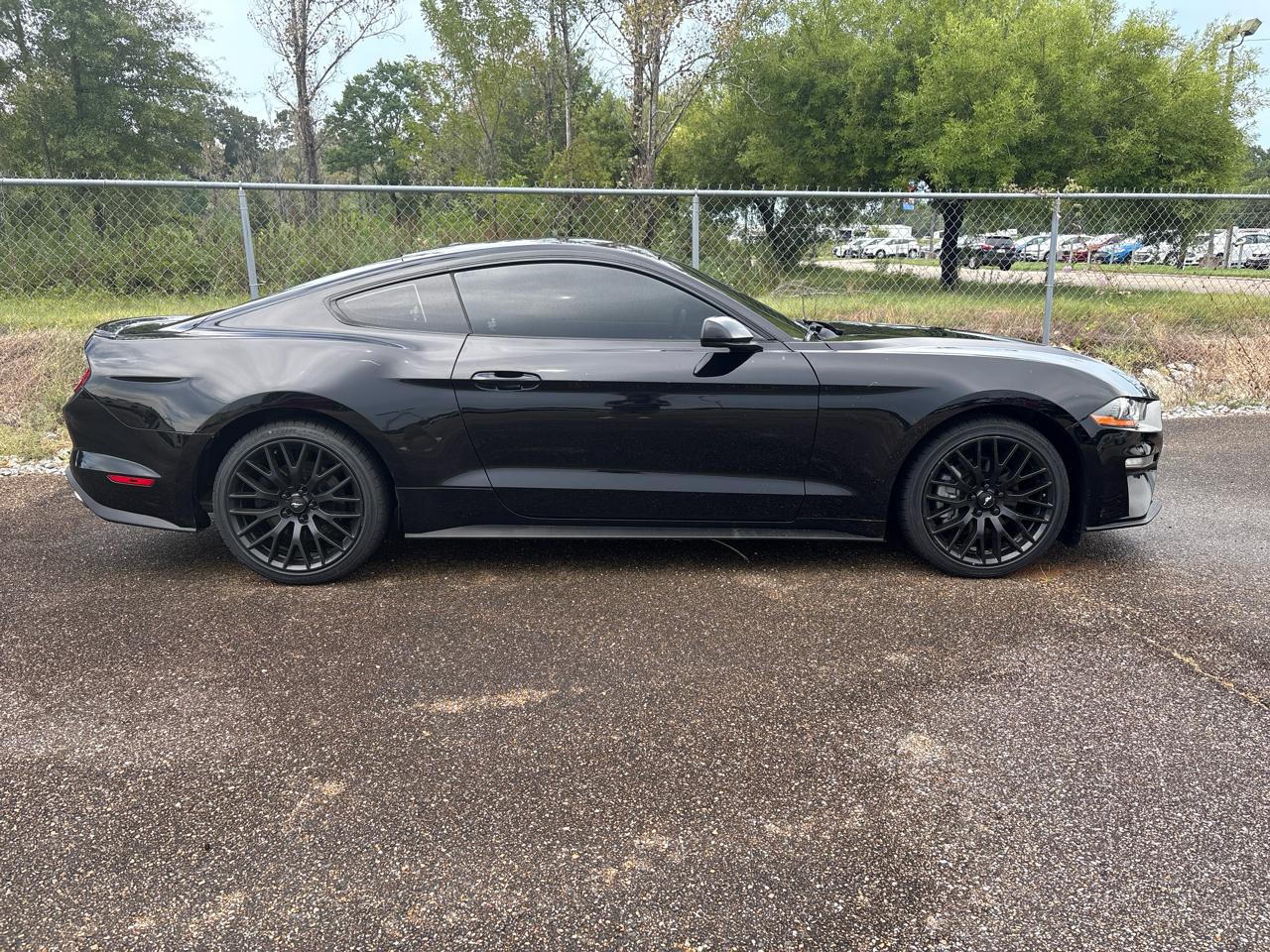 Ford Mustang EcoBoost Coupe 2020