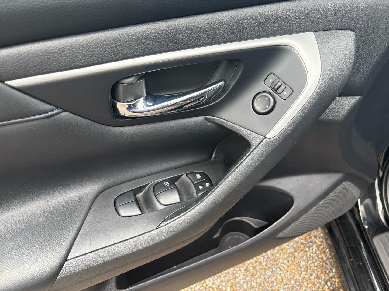 Nissan Altima 2.5 SV Sedan 2017