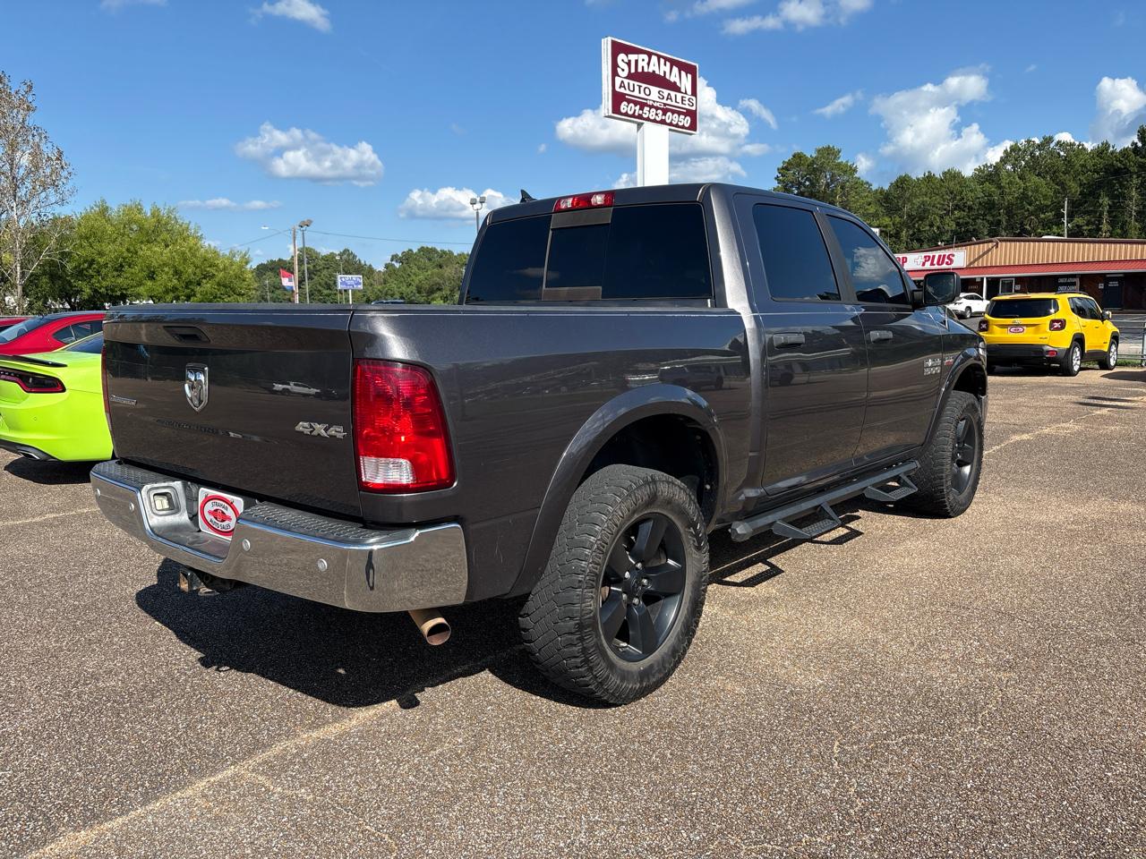 RAM 1500 SLT Crew Cab SWB 4WD 2016