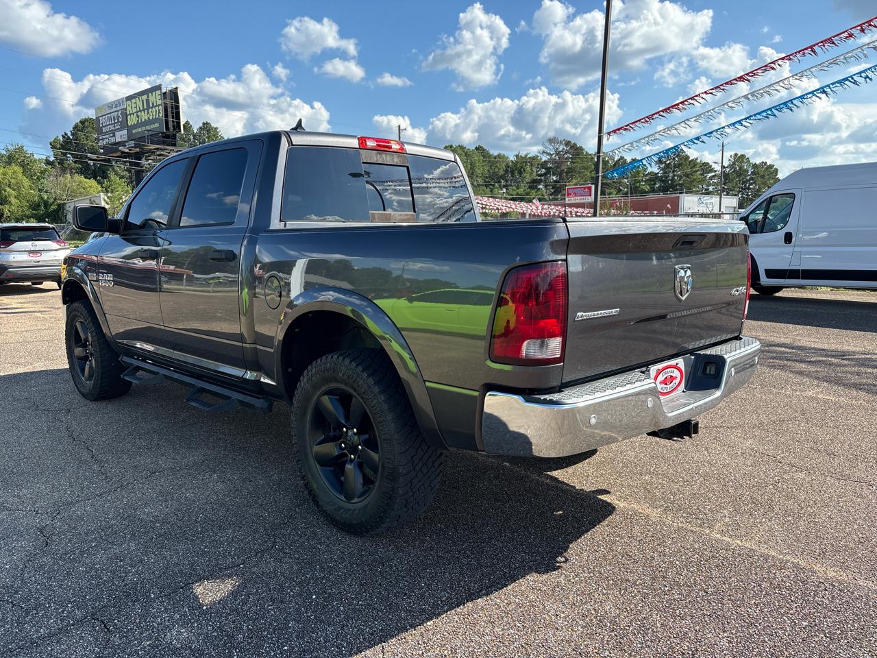 RAM 1500 SLT Crew Cab SWB 4WD 2016