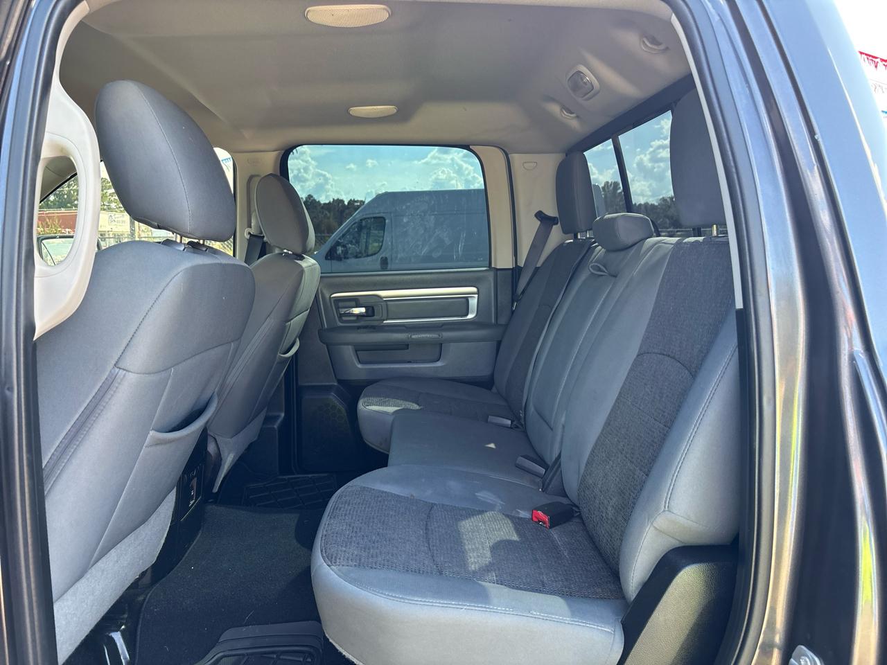 RAM 1500 SLT Crew Cab SWB 4WD 2016
