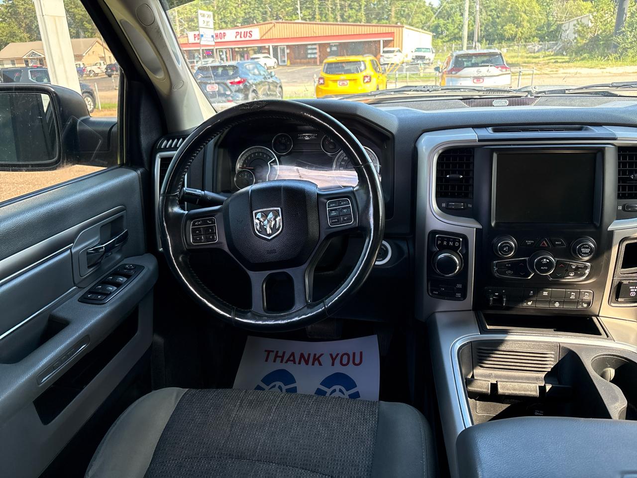 RAM 1500 SLT Crew Cab SWB 4WD 2016
