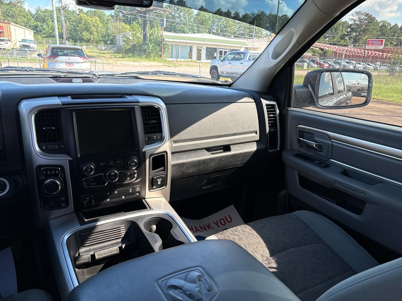 RAM 1500 SLT Crew Cab SWB 4WD 2016