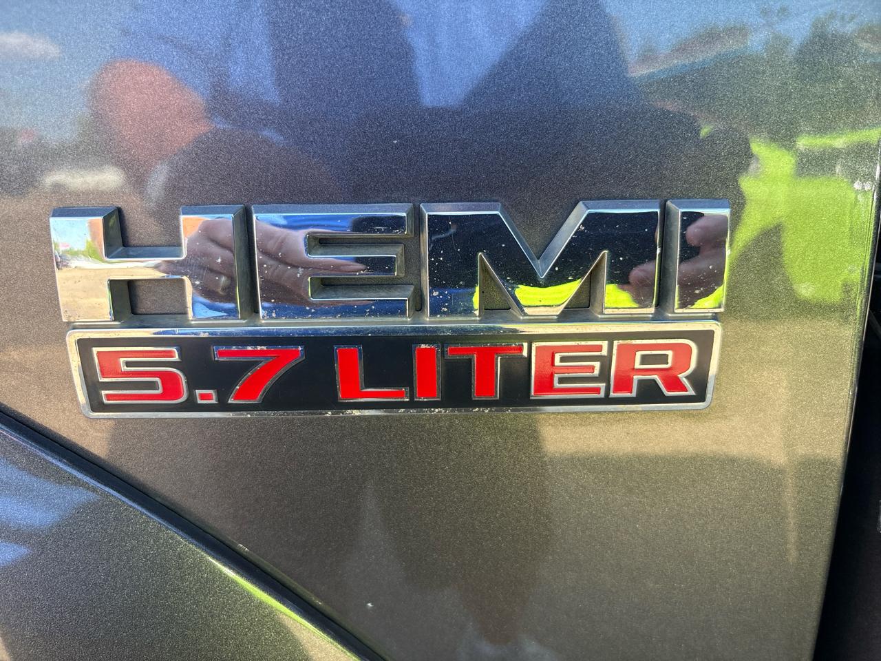 RAM 1500 SLT Crew Cab SWB 4WD 2016