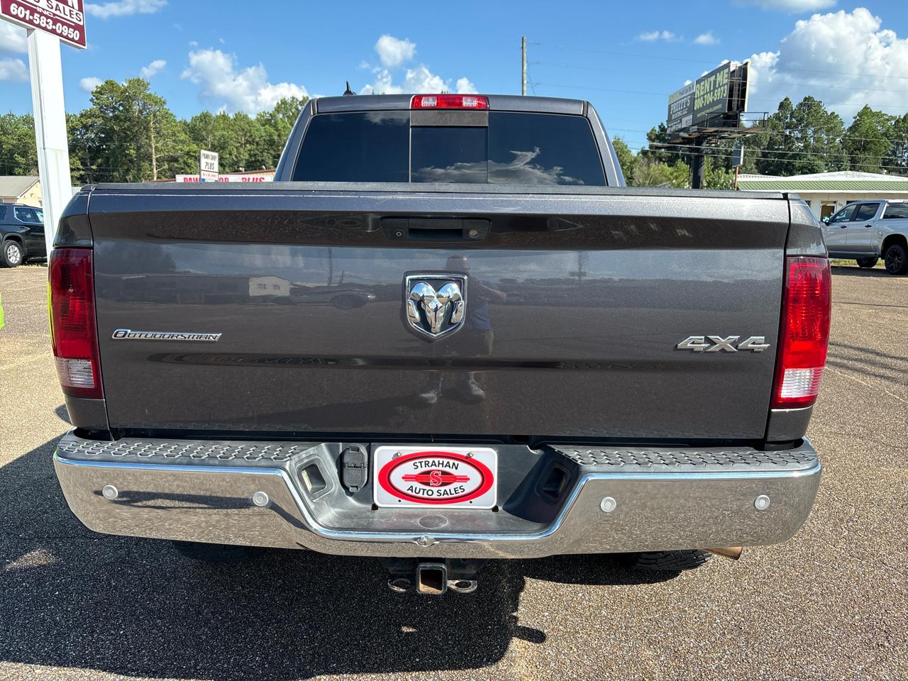 RAM 1500 SLT Crew Cab SWB 4WD 2016