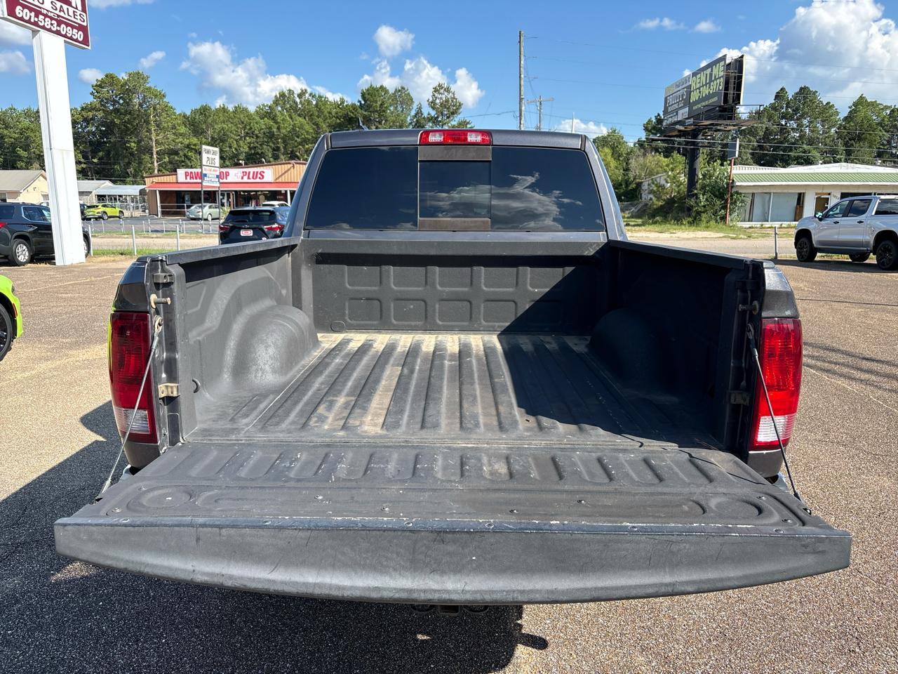 RAM 1500 SLT Crew Cab SWB 4WD 2016