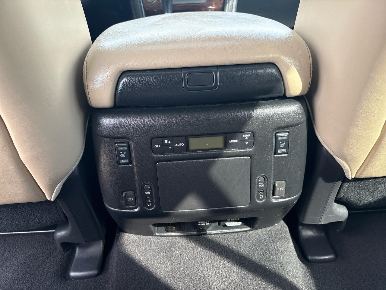 Nissan Armada Platinum AWD 2019