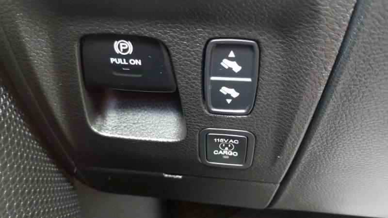 RAM 1500 Big Horn Crew Cab SWB 4WD 2020