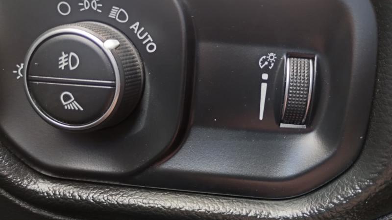 RAM 1500 Big Horn Crew Cab SWB 4WD 2020