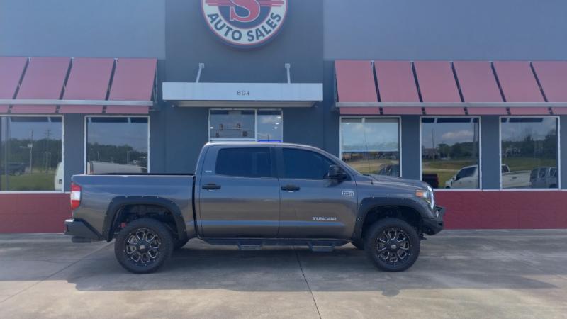 Toyota Tundra SR5 5.7L V8 FFV CrewMax 4WD 2018