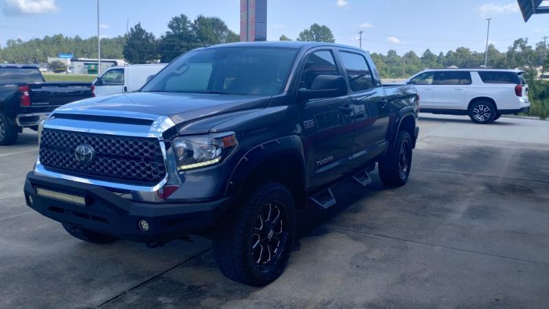 Toyota Tundra SR5 5.7L V8 FFV CrewMax 4WD 2018
