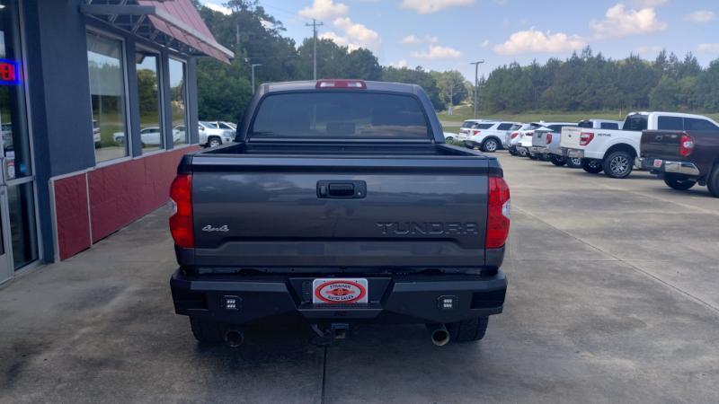 Toyota Tundra SR5 5.7L V8 FFV CrewMax 4WD 2018