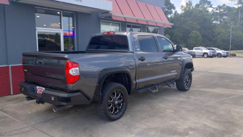 Toyota Tundra SR5 5.7L V8 FFV CrewMax 4WD 2018