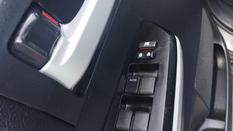 Toyota Tundra SR5 5.7L V8 FFV CrewMax 4WD 2018