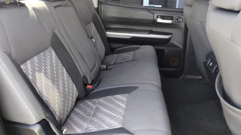 Toyota Tundra SR5 5.7L V8 FFV CrewMax 4WD 2018