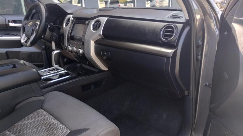 Toyota Tundra SR5 5.7L V8 FFV CrewMax 4WD 2018