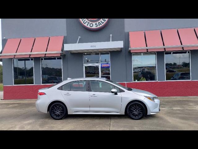 Silver 2024 Toyota Corolla LE FWD Sedan Front-Wheel Drive Continuously Variable Transmission