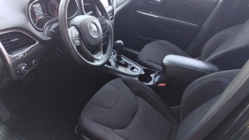 Jeep Cherokee Latitude FWD 2019