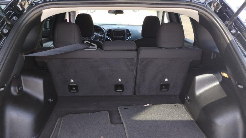 Jeep Cherokee Latitude FWD 2019