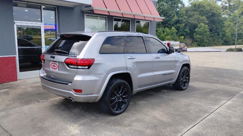 Jeep Grand Cherokee Laredo 4WD 2018