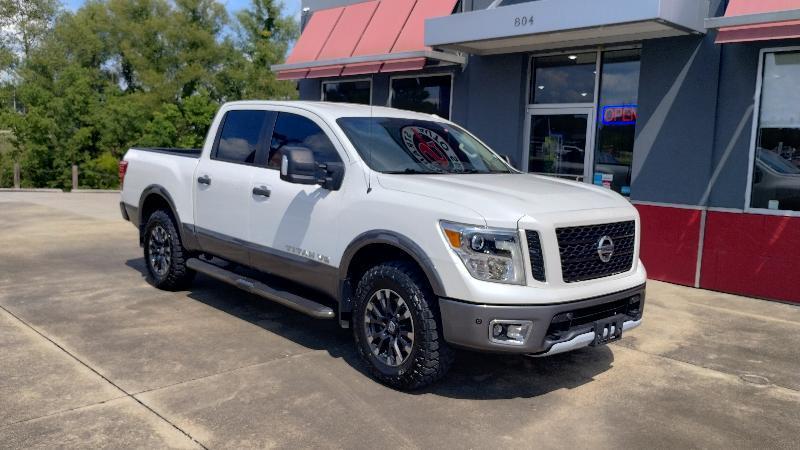 Nissan Titan SV Crew Cab 4WD 2018