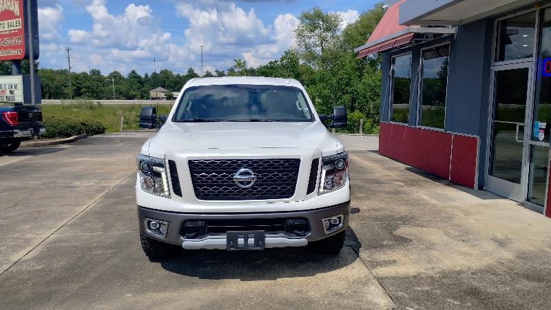 Nissan Titan SV Crew Cab 4WD 2018