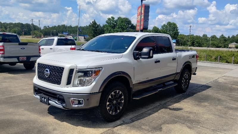 Nissan Titan SV Crew Cab 4WD 2018