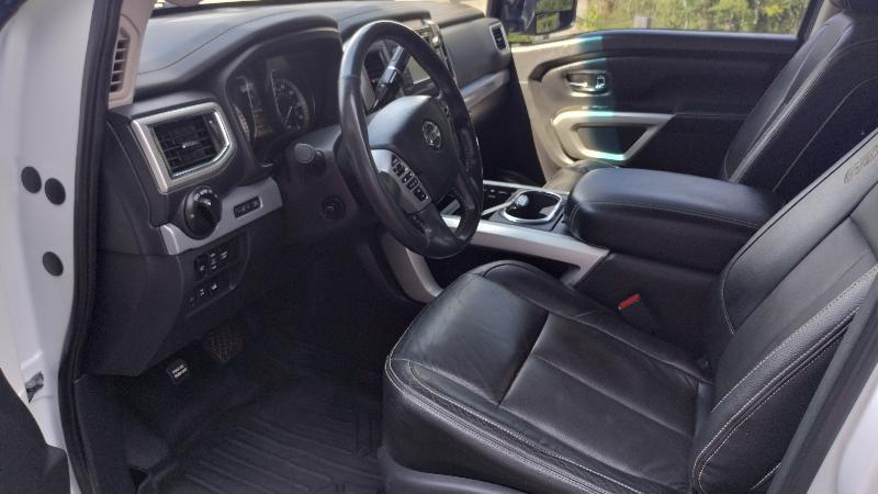 Nissan Titan SV Crew Cab 4WD 2018
