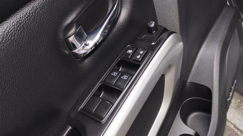 Nissan Titan SV Crew Cab 4WD 2018