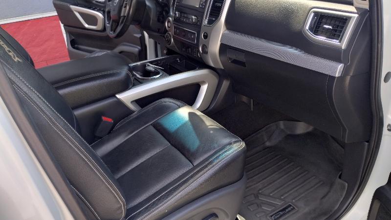 Nissan Titan SV Crew Cab 4WD 2018