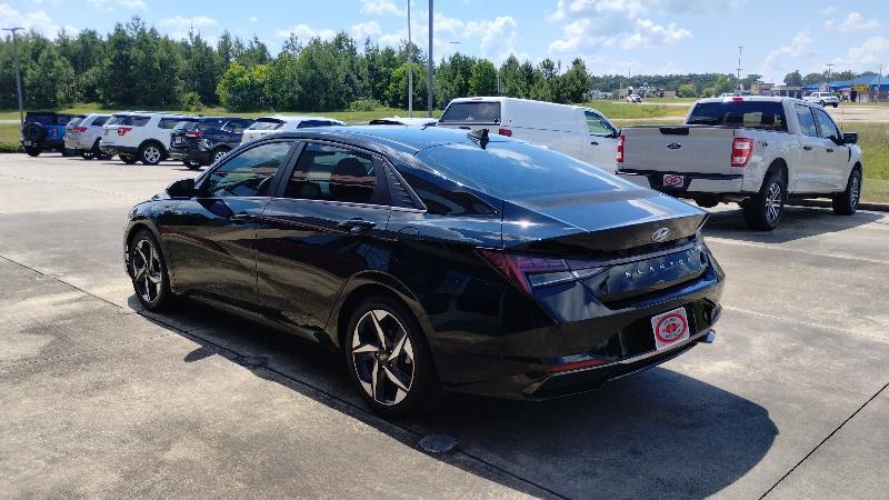 Hyundai Elantra Limited Hybrid 2021