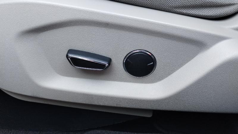 Ford Explorer Base 4D SUV FWD 2018