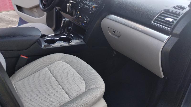 Ford Explorer Base 4D SUV FWD 2018