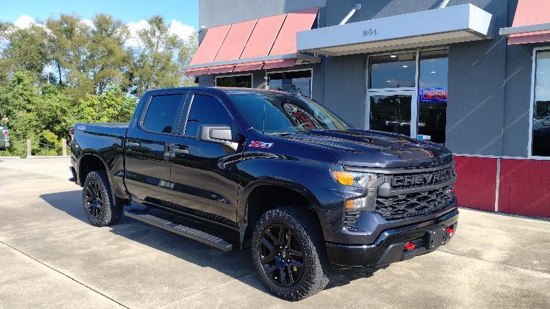Chevrolet Silverado 1500 Trail Boss Custom Crew Cab 4WD 2023