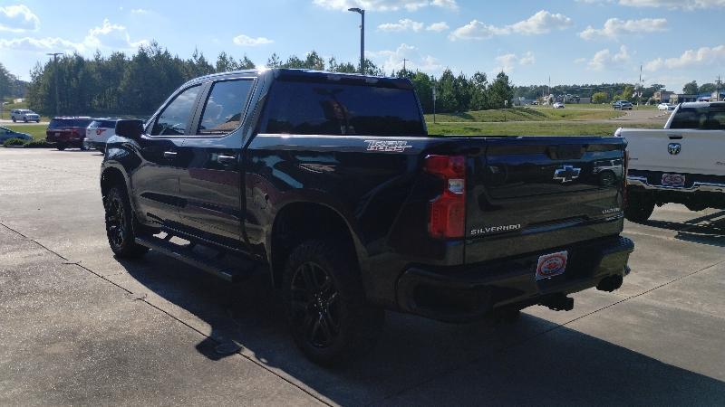 Chevrolet Silverado 1500 Trail Boss Custom Crew Cab 4WD 2023