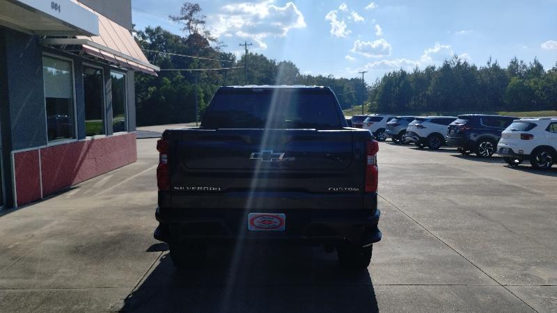 Chevrolet Silverado 1500 Trail Boss Custom Crew Cab 4WD 2023