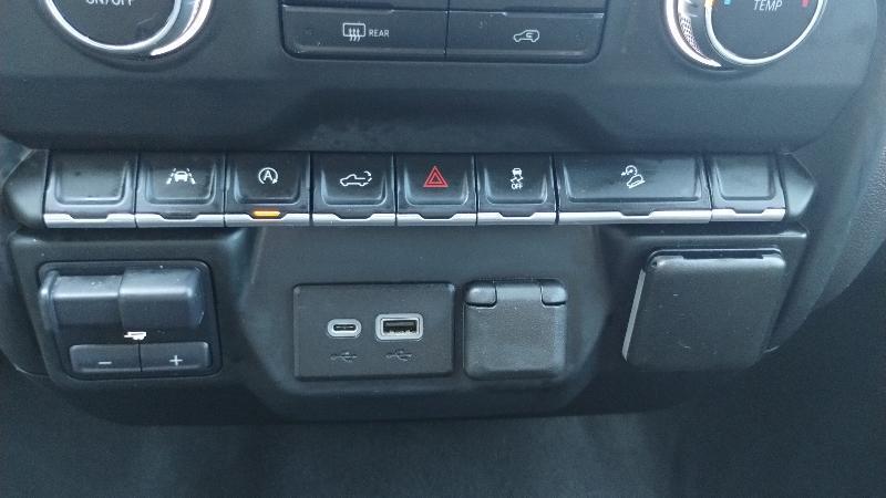 Chevrolet Silverado 1500 Trail Boss Custom Crew Cab 4WD 2023