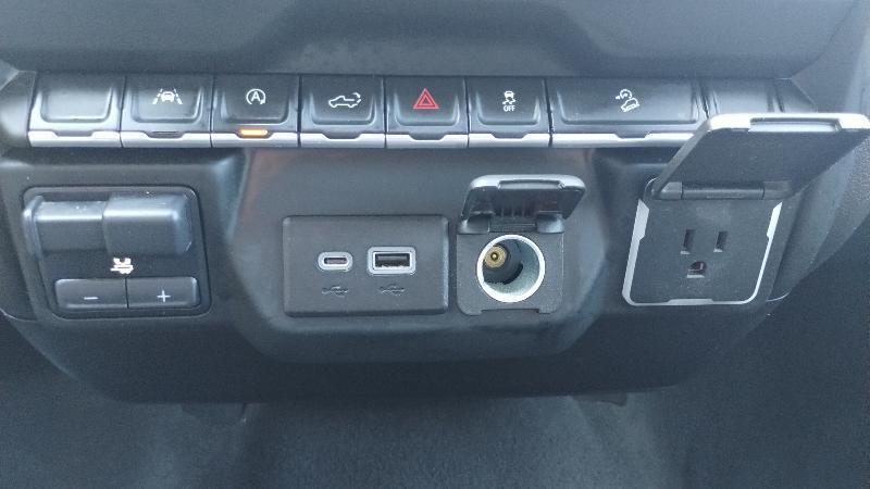 Chevrolet Silverado 1500 Trail Boss Custom Crew Cab 4WD 2023